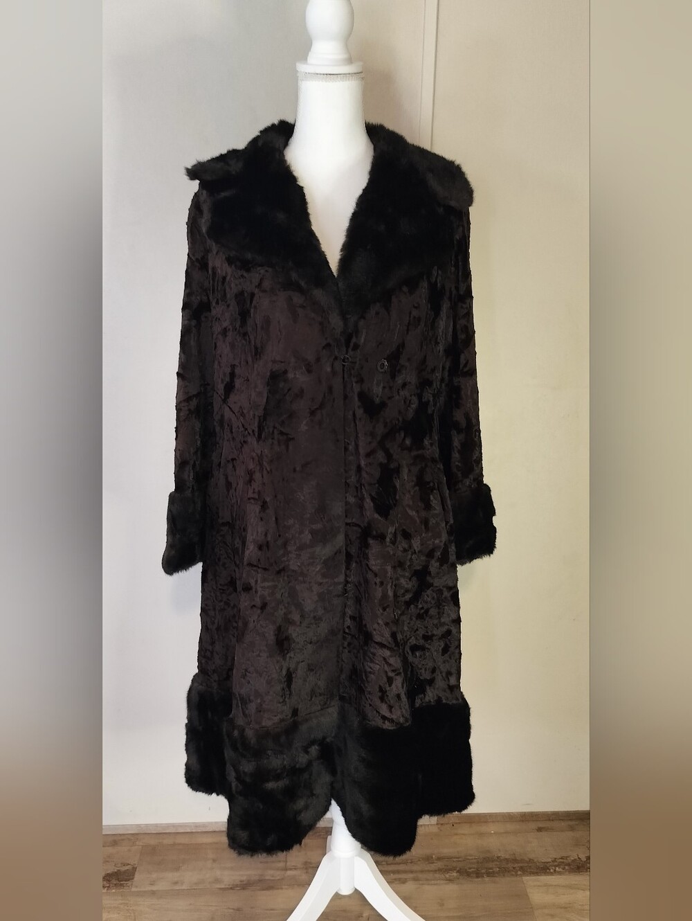 Women's Black Faux Fur-Trim Long Trench Coat